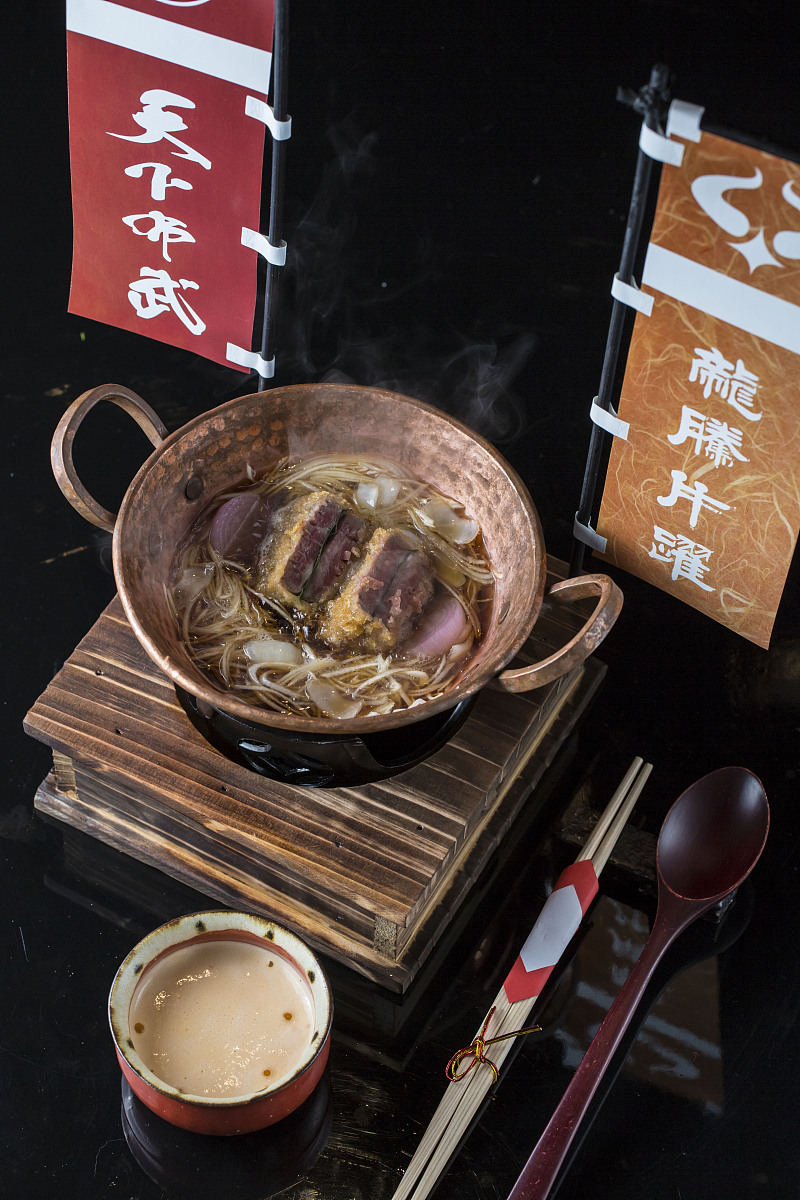 ***_***日本料理要求色自然,味鲜美,形多样,器精良,食材呼应季节,是用