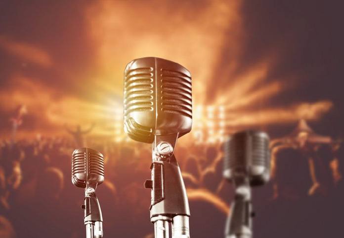 超火的歌曲《成全》,原来原唱是这位痴情的女