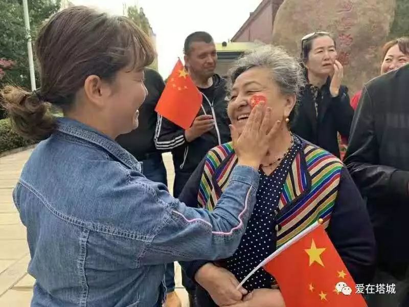 我愛你中國!新疆各族婦女姐妹向祖國母親深情告白!