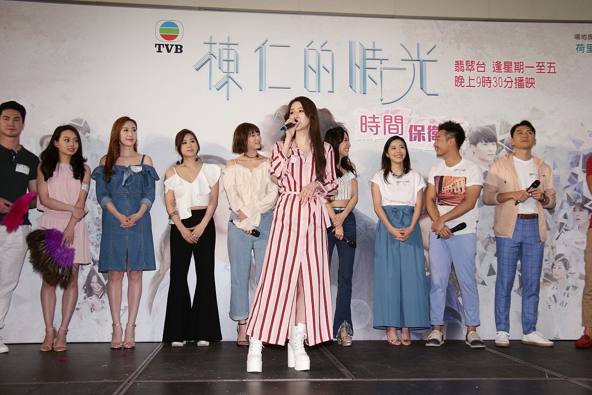 《三十而已》：手握千万信用卡，赵静语为何对王漫妮说'我比你更惨'？