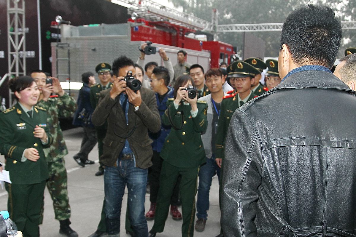 20条回复：北京消防员冯振在强降雨抢险救灾中壮烈牺牲