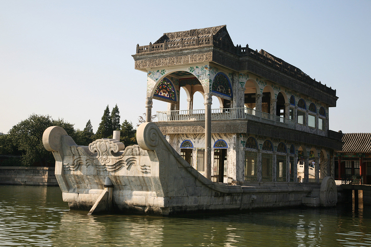 2007年9月28日,北京,颐和园,昆明湖畔,石舫(海宴舫).  (有更大更精图