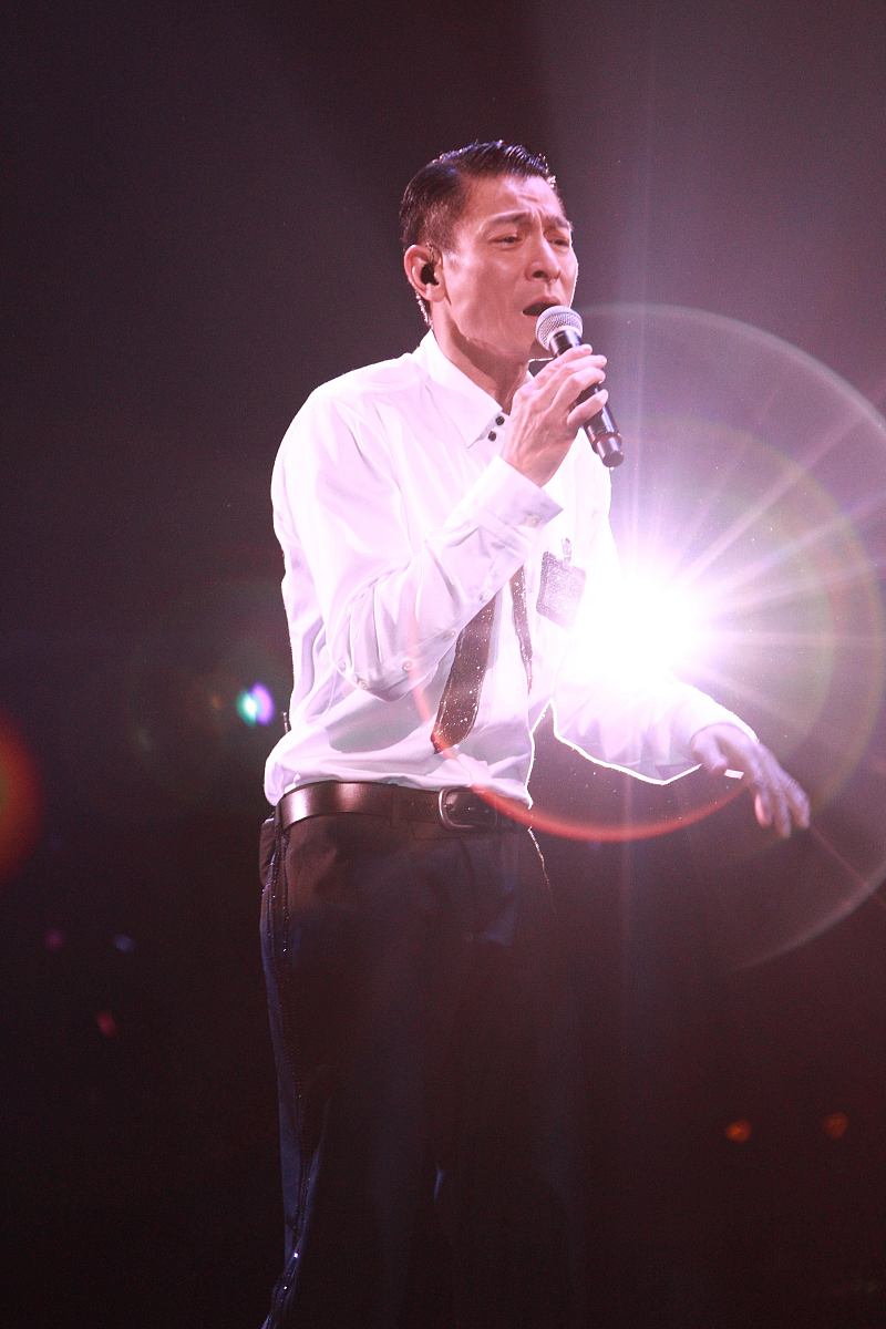 刘德华演唱会：视听盛宴，与偶像零距离互动