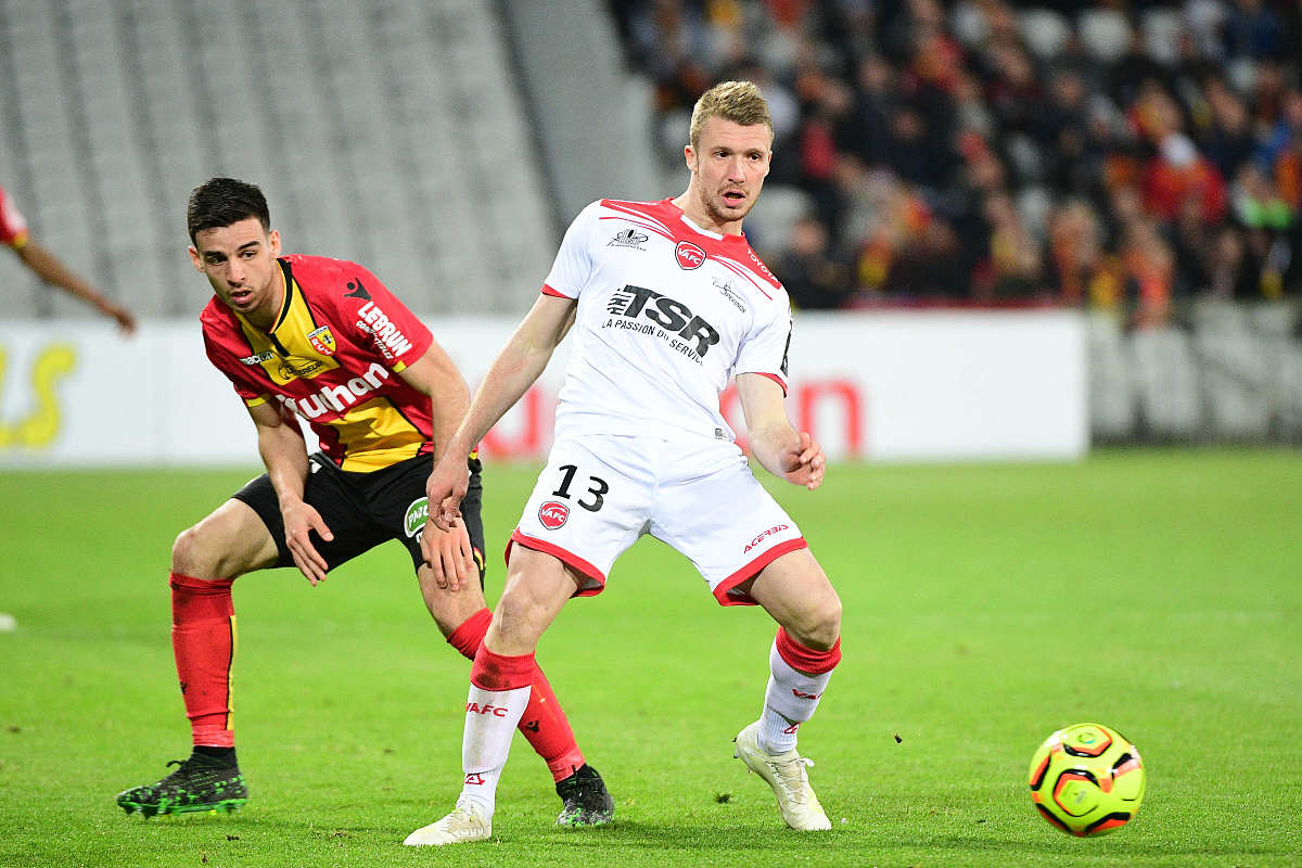 (<strong>r</strong>-l) julien masson of valenciennes and fabien centonze of lens