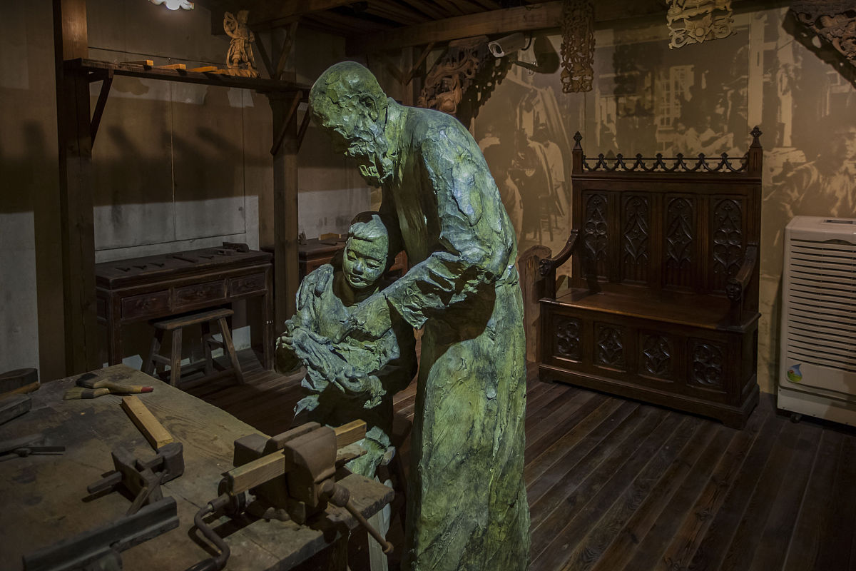 给一个射击丧尸逃生类游戏起一个游戏名