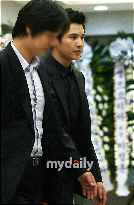 泰国腐剧 演员mile 家族生意