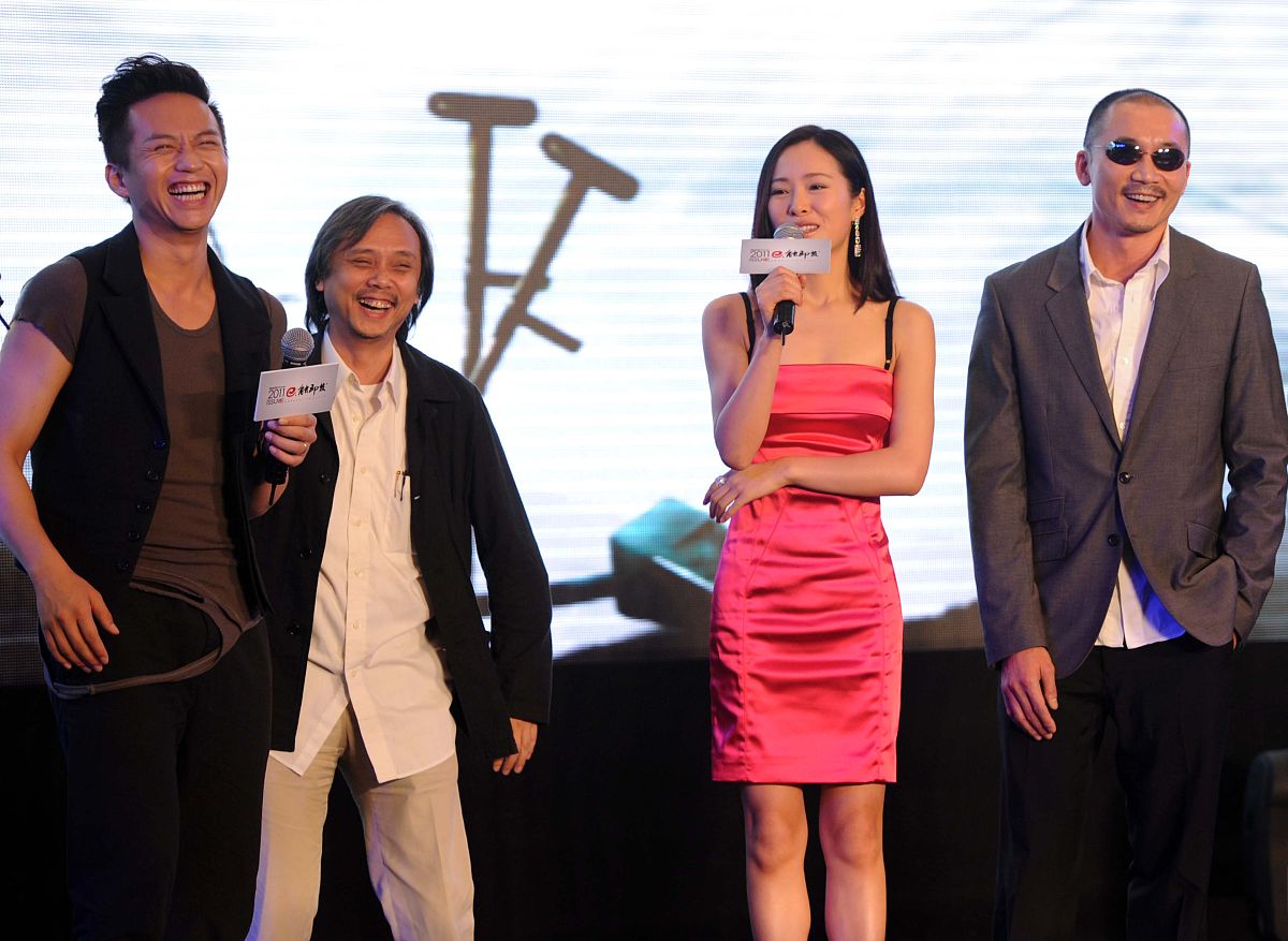 2011年6月12日,上海,第14届上海电影节.2011"e触即发"作品推介会.邓超