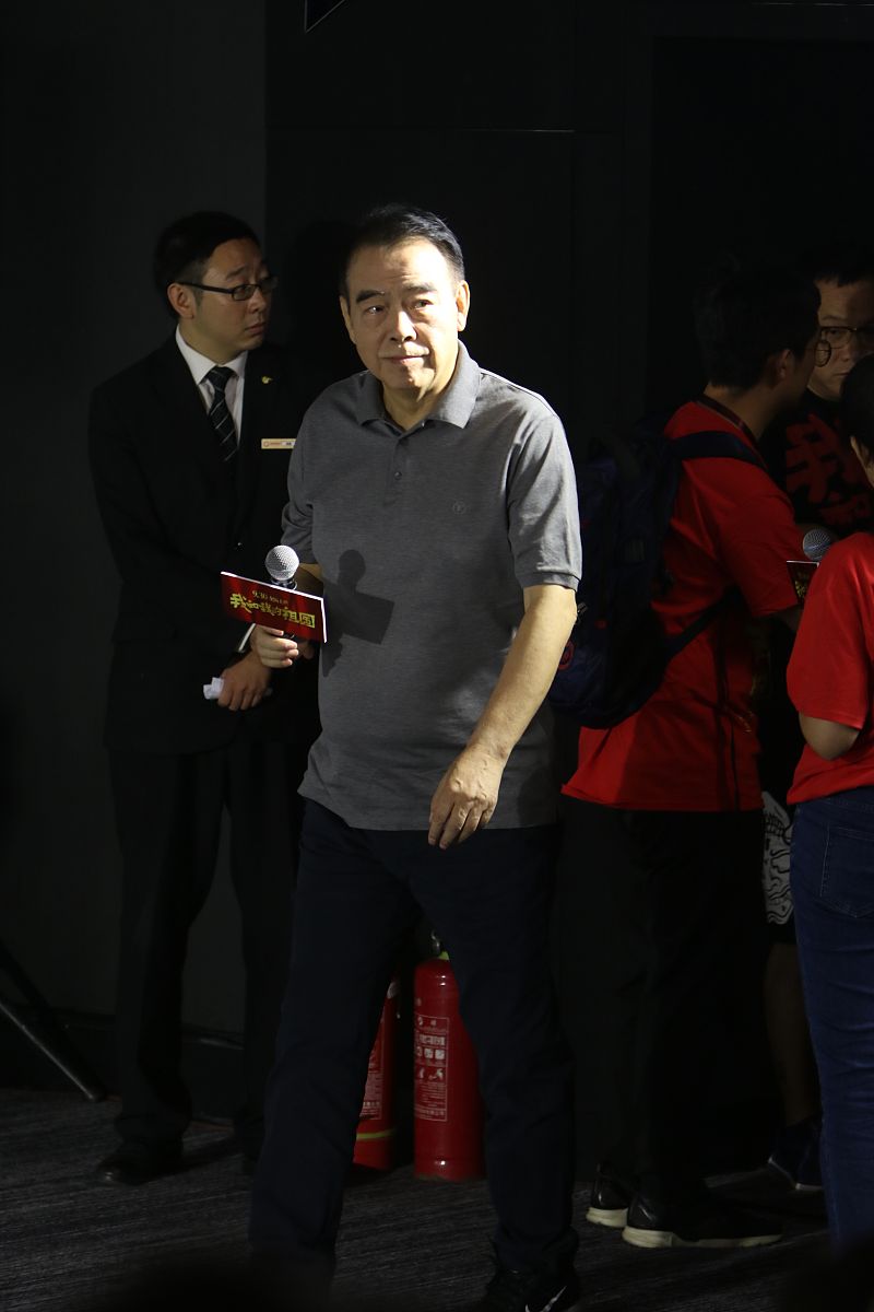 《我和我的祖国》：主旋律电影与缝合理论的完美融合