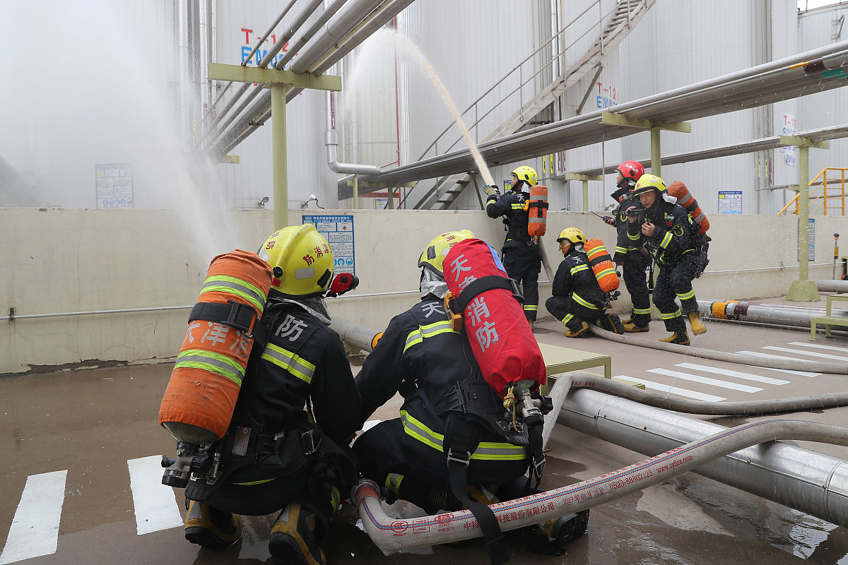 消防强启：火灾现场的强制救援行动