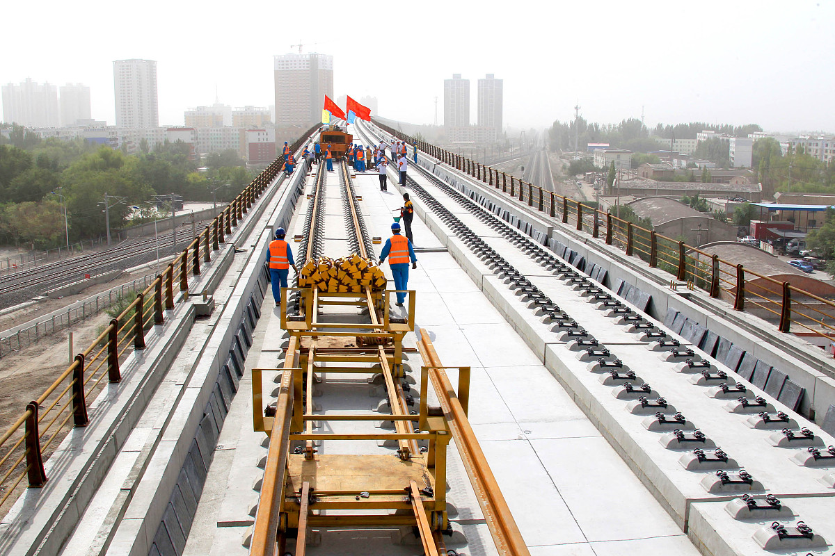 甘肃高铁中专学校热门铁路专业介绍：运输、机车车辆、信号通信