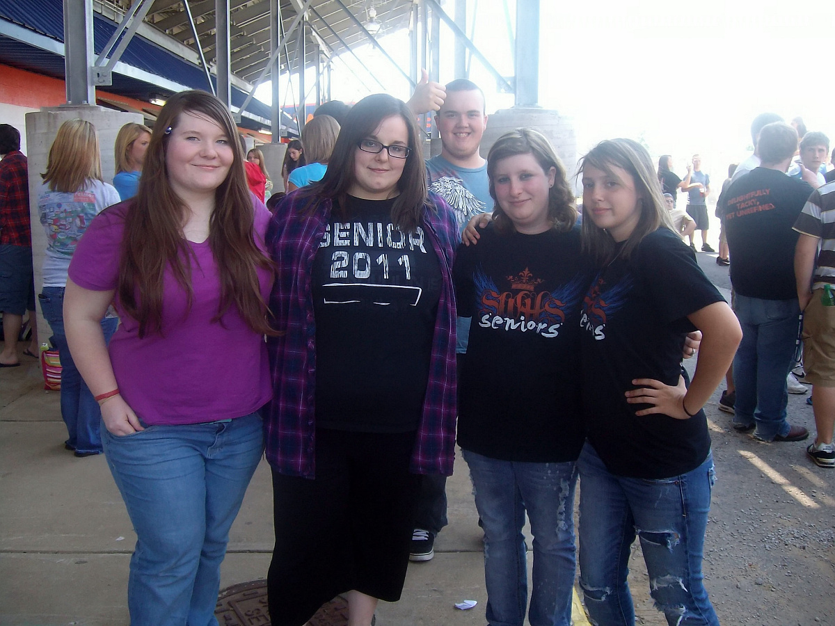 幽默邀约朋友吃饭，让聚餐充满欢笑