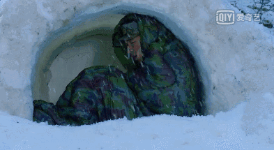 連鄒俊百都「成功逆襲」了，你還有理由在吃雞遊戲中拖後腿嗎？