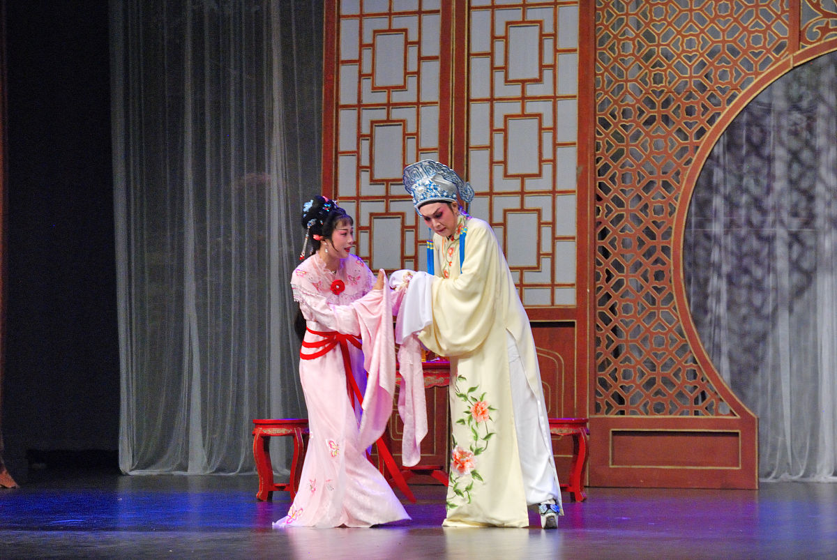 2015年10月18日,北京,《梁祝》越剧上演.梁祝越剧,详细讲述了梁山伯与