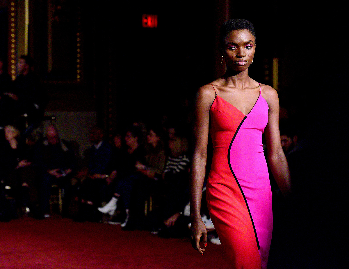 2018秋冬纽约时装周:christian siriano 品牌秀场 大码超模艾什莉大红