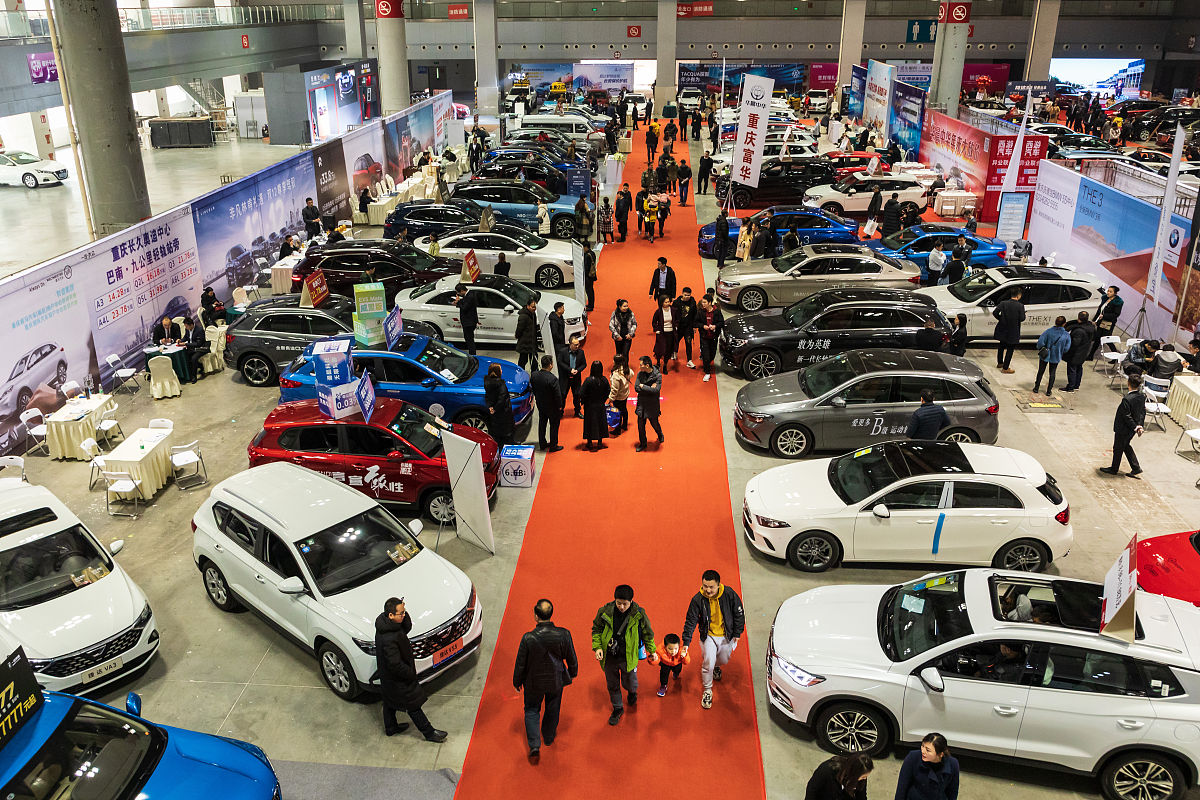 重庆市旅游学校成功举办第二届汽车文化节 - 推广汽车文化，感受驾驶乐趣