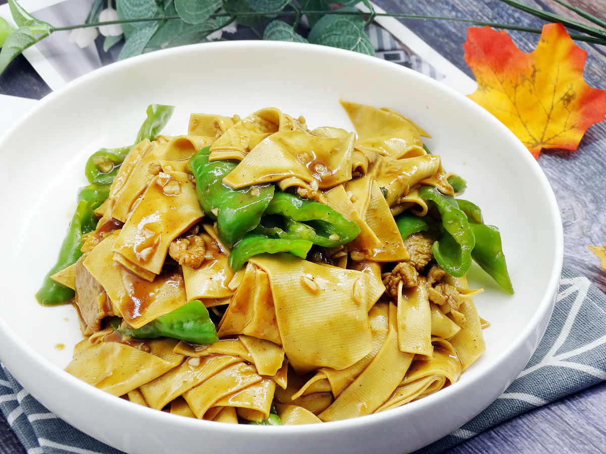 平菇可以和腐竹一起烧吗？