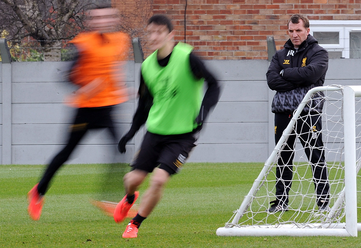 在2个不同的航司分别雨段航程到达目的地目的地签证在有效期两段航程需过境签我没有第三国签证中国海关会给我出境吗？