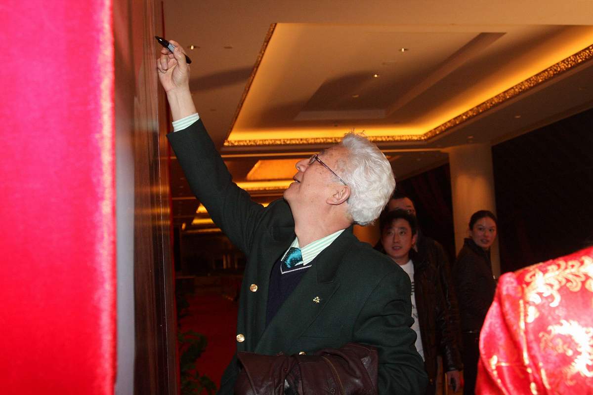 2011年1月19日,北京,亚洲第一位拥有劳斯莱斯的大富翁李晓华在昆仑饭