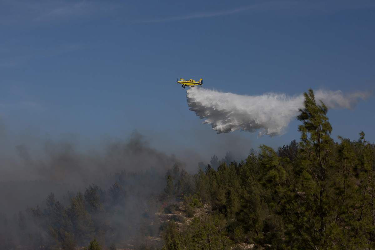 基于CFD原理的除冰液射流撒布行为研究 - 文献综述