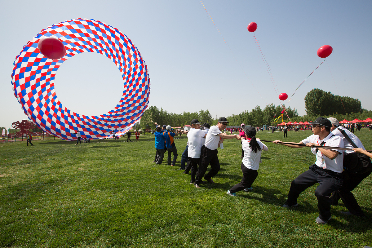 中国式现代化特征与新时代青年使命：理与责