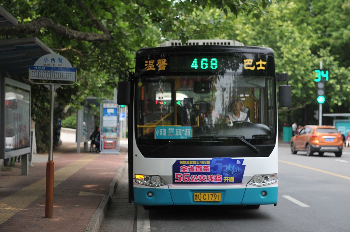 去东钱湖378公交什么站下再乘几路到达东钱湖？帮我用200字详细描述