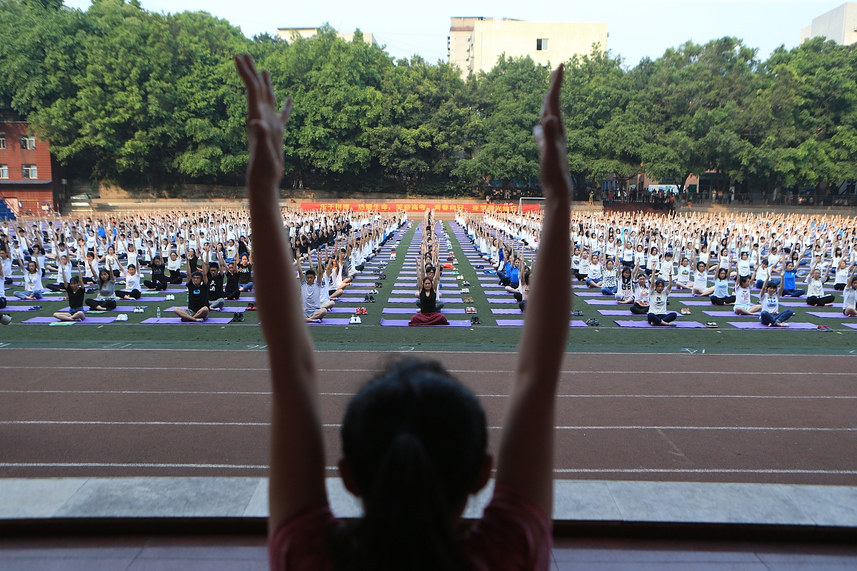 重庆铁路运输技工学校是民办学校还是公办学校？