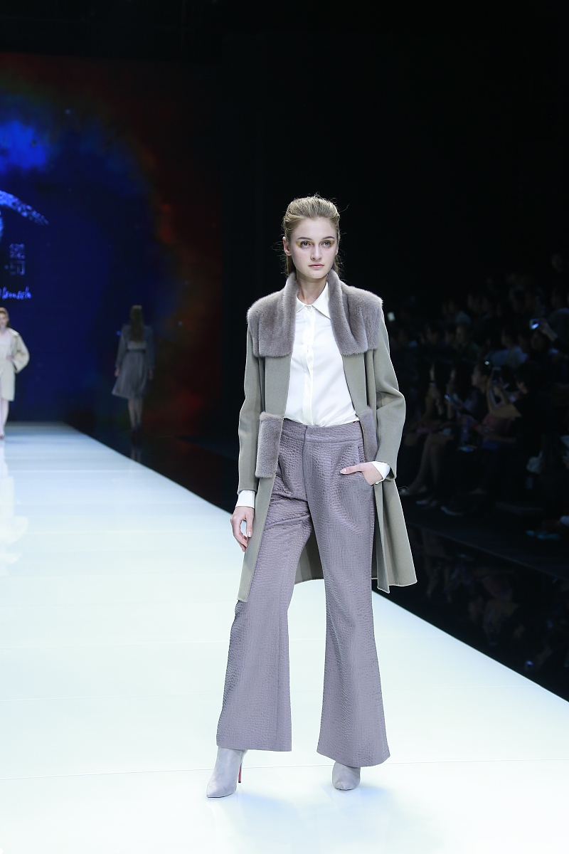 设计师助理应该怎么提高自己？