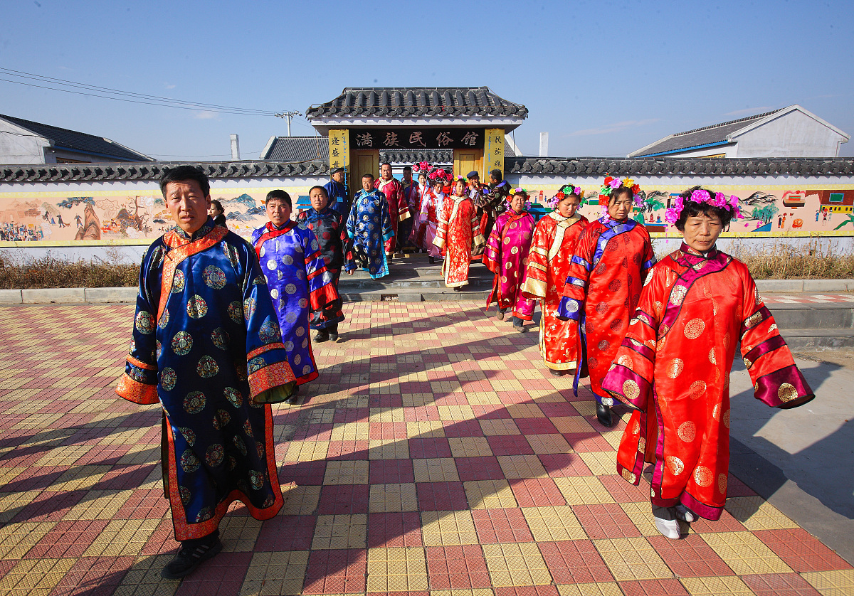 ***_***2011年1月13日,牡丹江小依兰岗村,满族祭祖,祭祀中的查玛_1