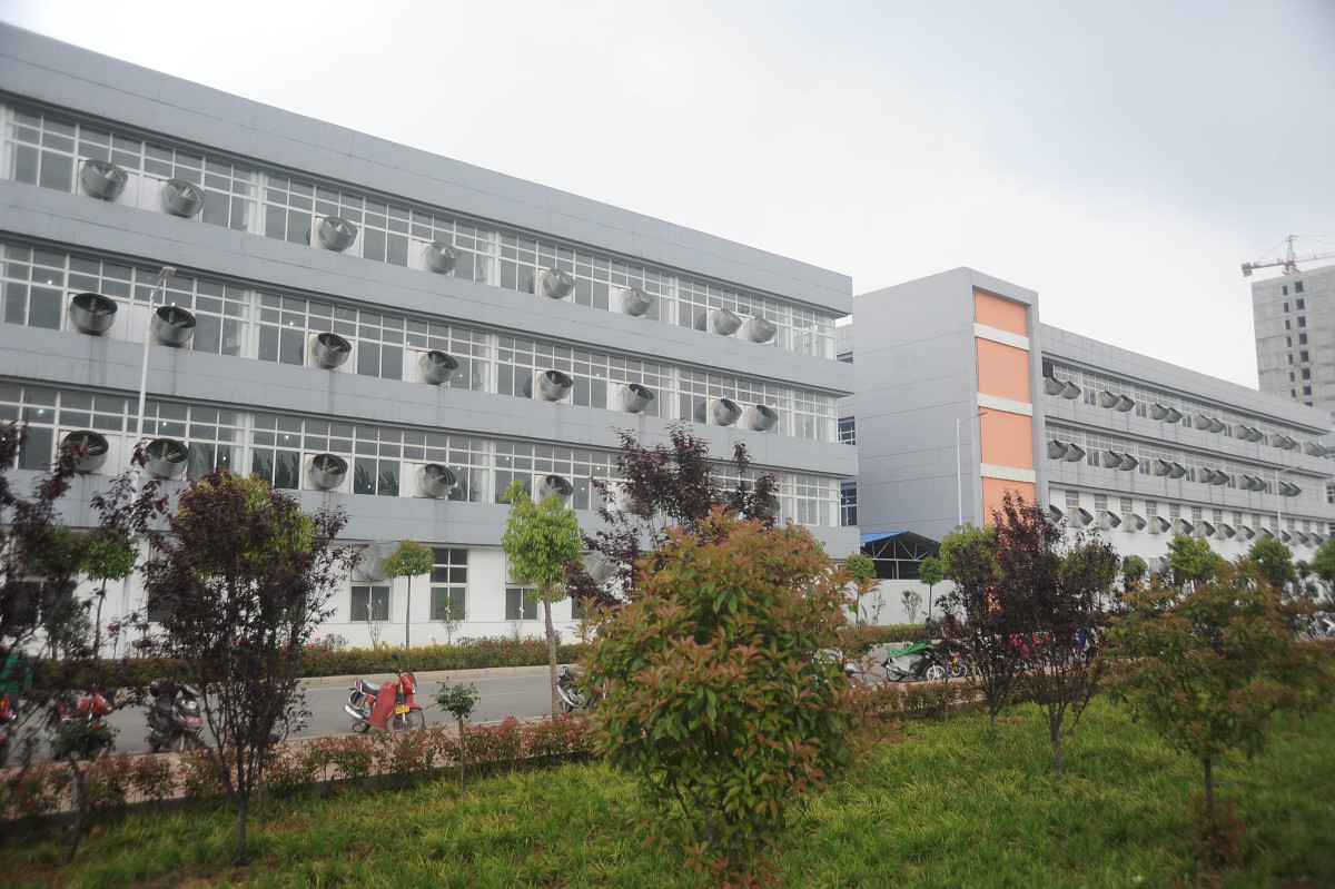 德阳庆玲机械电子计算机工业学校宿舍条件怎么样？