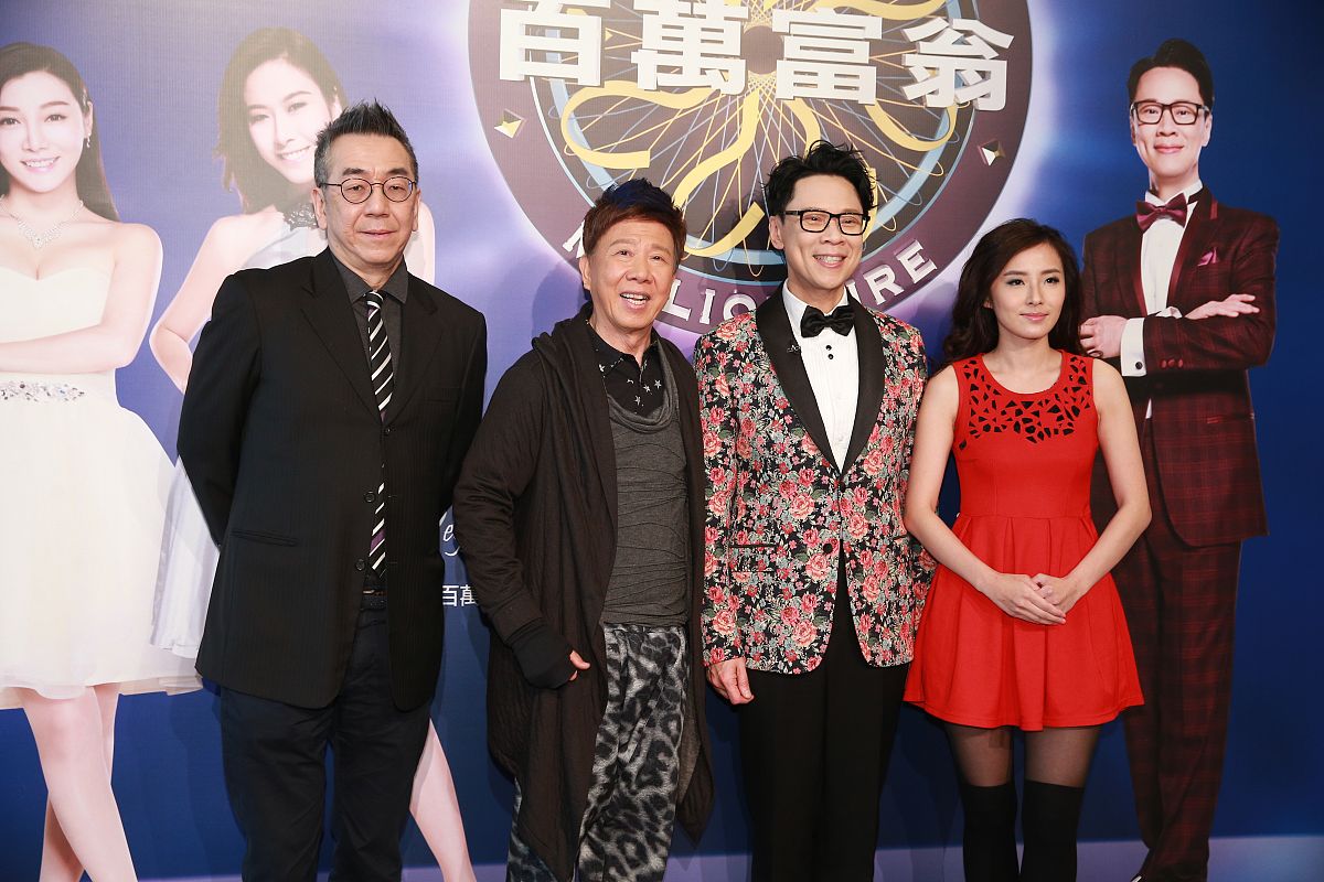 2018年1月3日,香港,明星参加亚视《百万富翁2018名人版》节目录影.尹