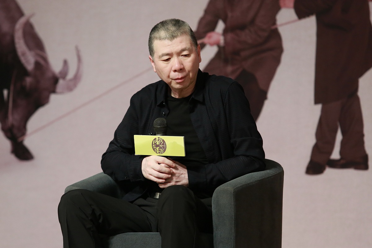 冯小刚：公众人物'只能骂不还口，打不还手'？