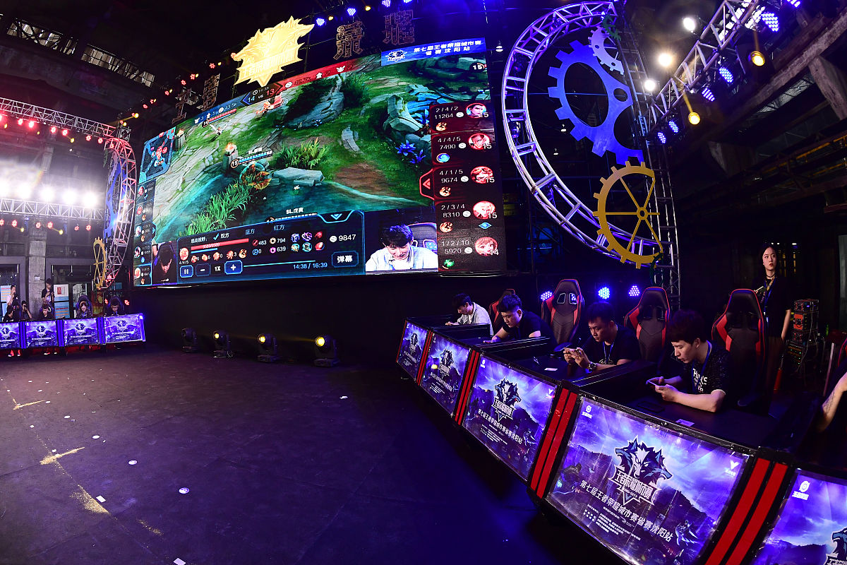 王者荣耀比赛现场描述