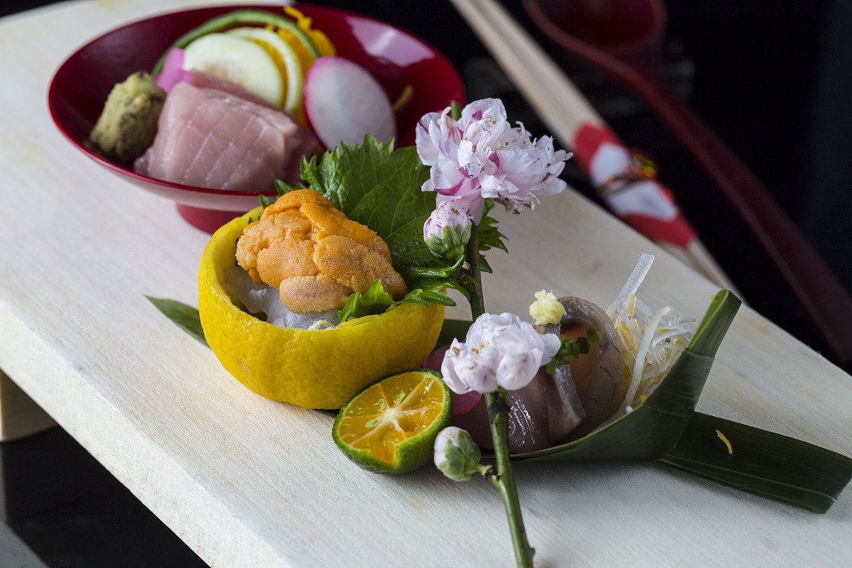 ***_***日本料理要求色自然,味鲜美,形多样,器精良,食材呼应季节,是用