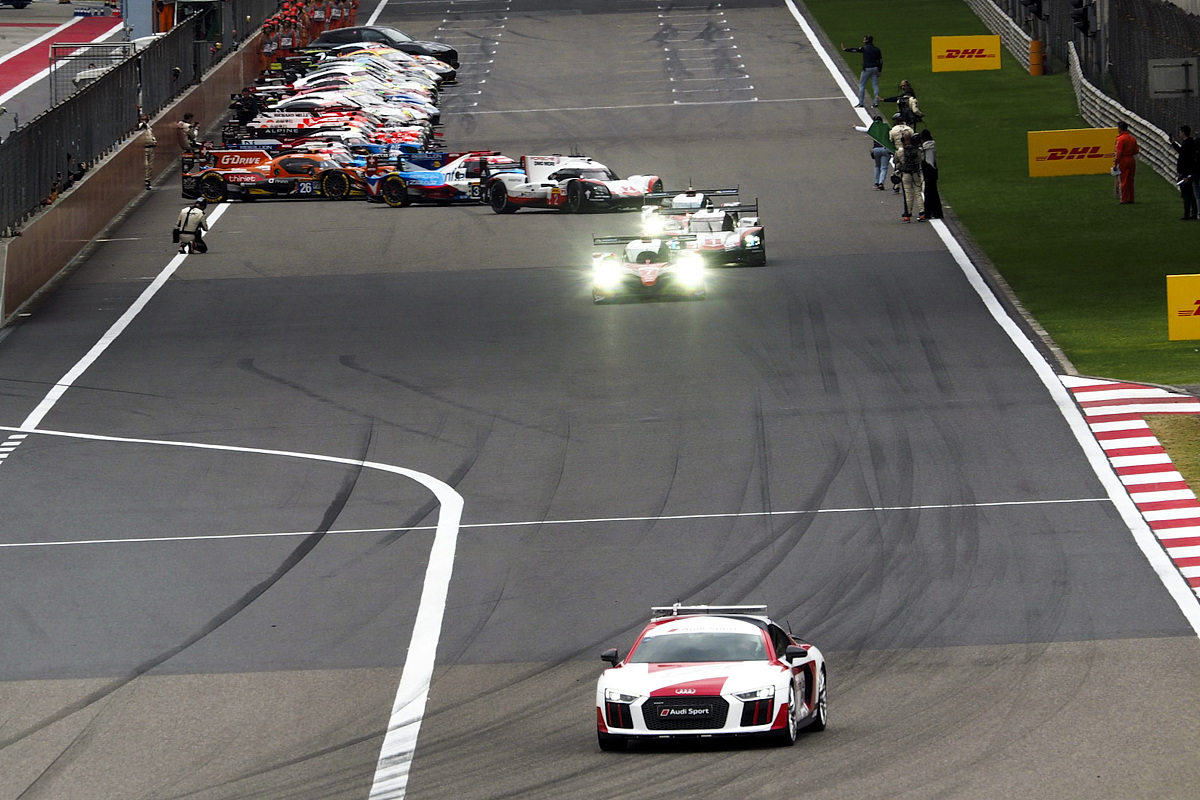 竞速循迹赛车软件设计：实现自动驾驶功能