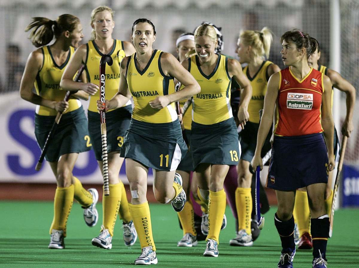 madrid, spain - october 06:  emily halliday #11 of australia lea