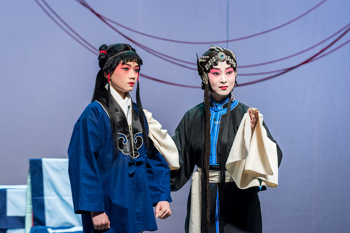 2017年5月7日讯,上海,日前,上戏演员演绎京剧传统经典剧目《三娘教子