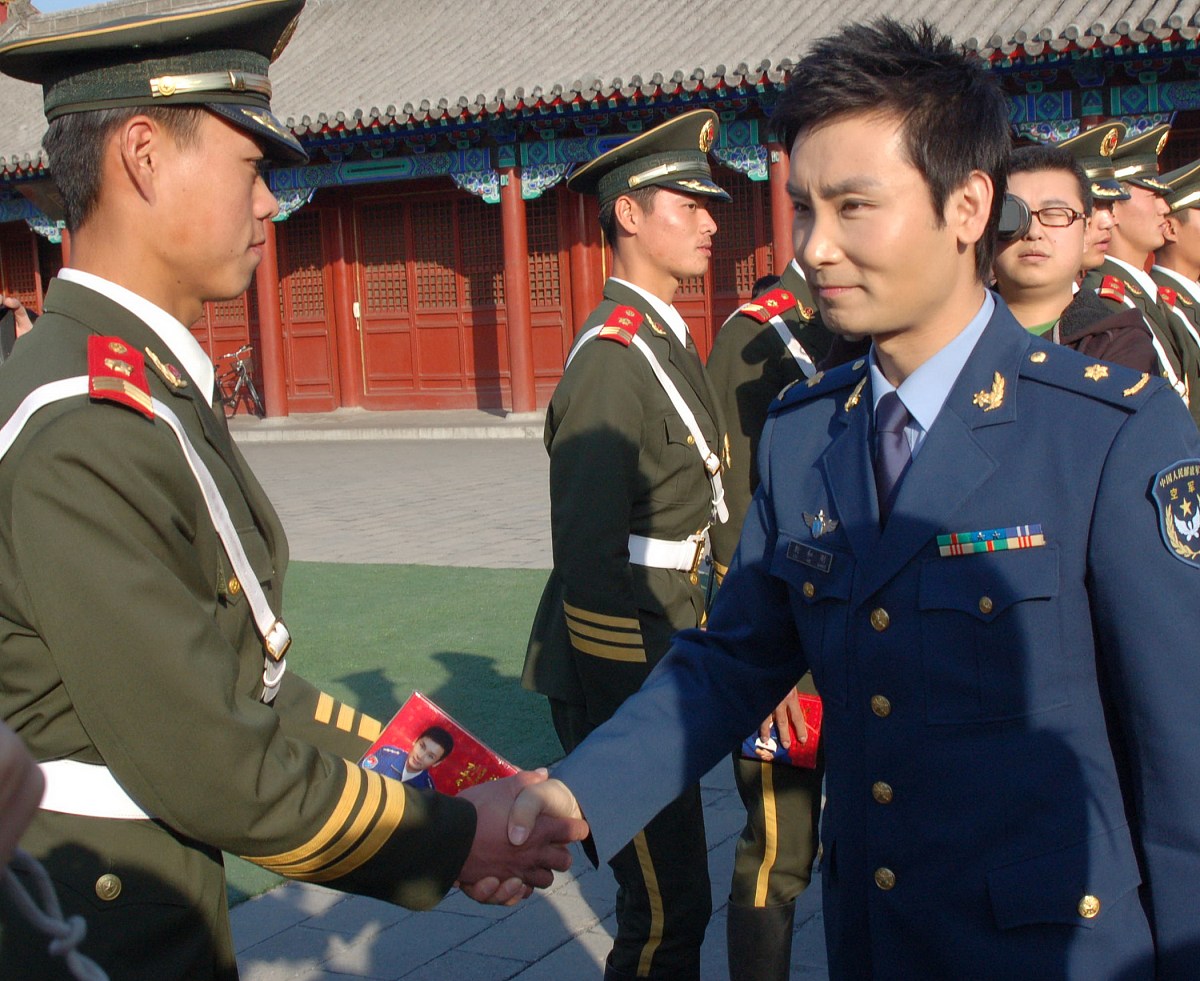 如何夸赞军官
