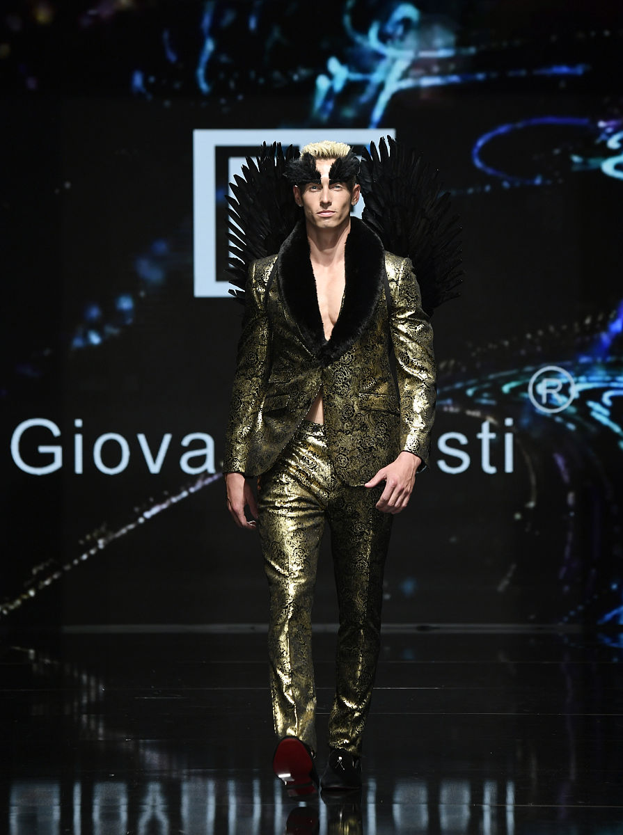 当地时间2019年10月19日,美国洛杉矶,2020春夏洛杉矶时装周:giovani t