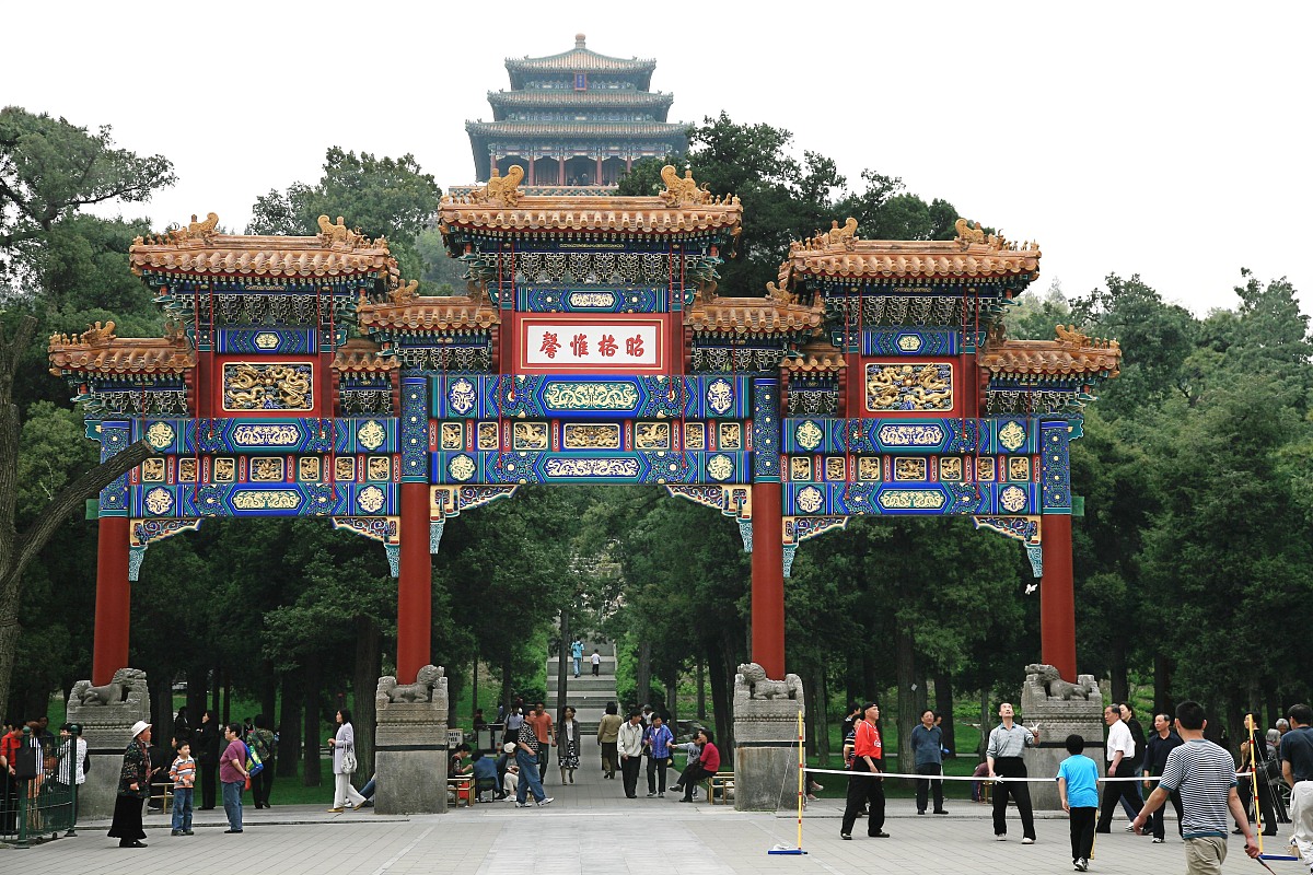 使用历史博主是口吻编写篇1200字怎样捋清魏晋南北朝数百年的历史脉络？文章需和读者互动