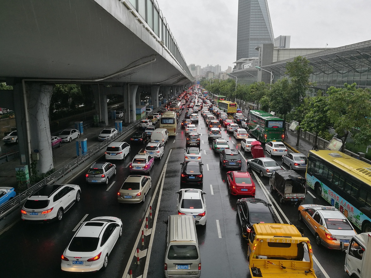 厦门三二分段：缓解交通拥堵，提升城市形象