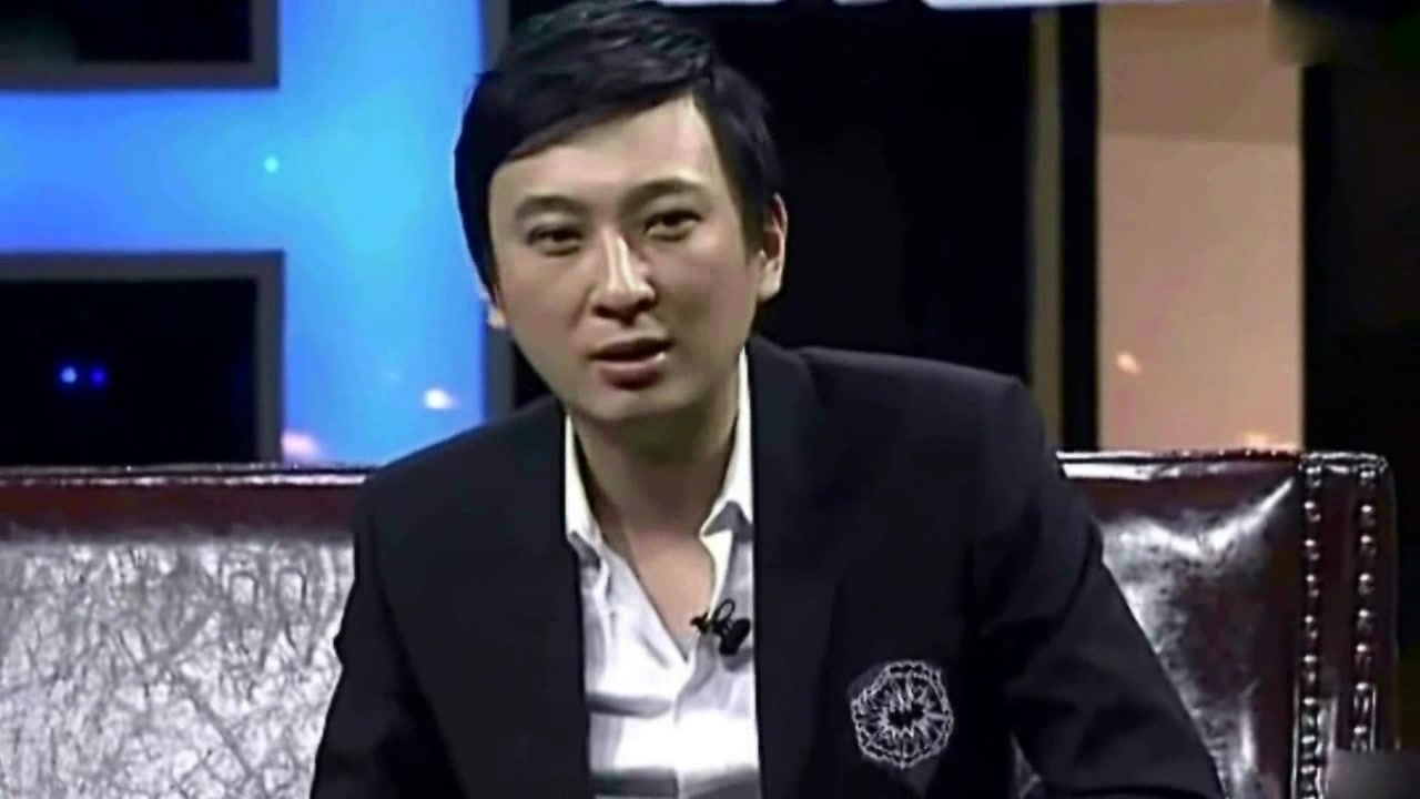 IG夺冠后,王思聪表情包火了!晒图求网友别发自己吃热狗照