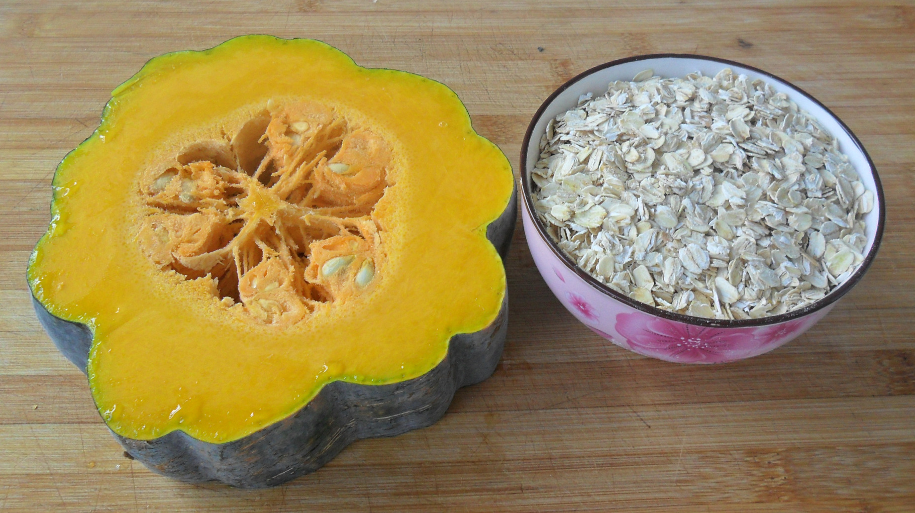 秋天南瓜不要煮粥了,加1碗燕麦,孩子吃长高个,女人越吃越苗条