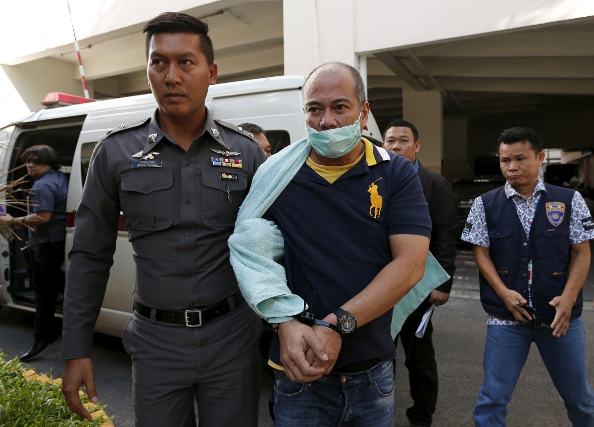 翻译这个新闻链接的全文httpswwwbangkokpostcomthailandgeneral2550296thai-celebrities-public-figures-warn-of-rise-in-new-covid-cases