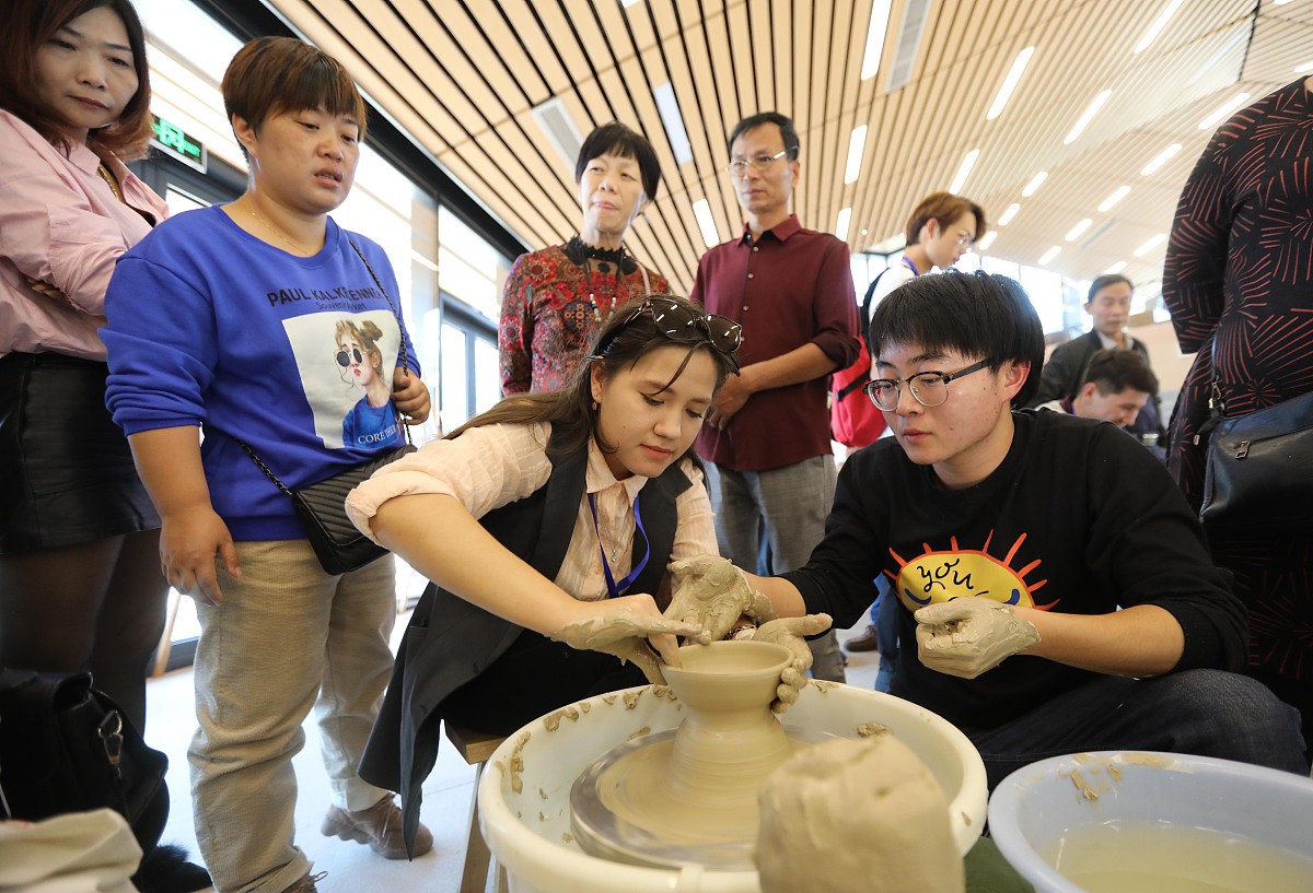 浙江工贸职业技术学院文化市场经营管理难学吗？找工作吗