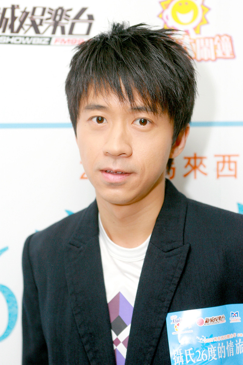 2007年1月7日,香港,新城娱乐台主办《摄氏26℃的情旅》广播剧签唱会暨