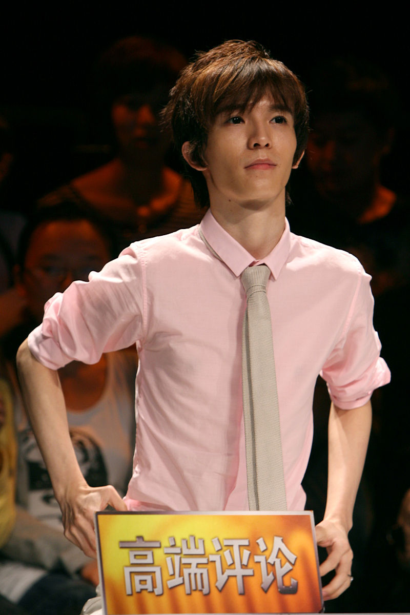 2009年9月23日,上海,郭敬明担任某网"互联网百万富翁"的前三名决赛的
