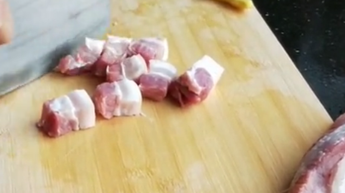 红烧肉最正宗的家常做法,肥又不腻,香甜软滑,年夜饭必备!