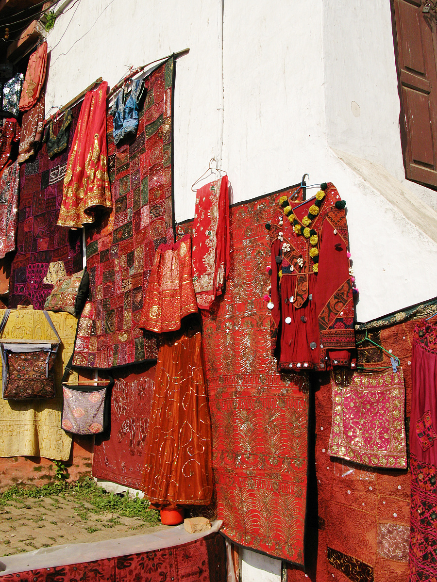 (nepal),加德满都杜巴广场(kathmandu durbar square)地摊上<strong>卖</strong>的丝巾