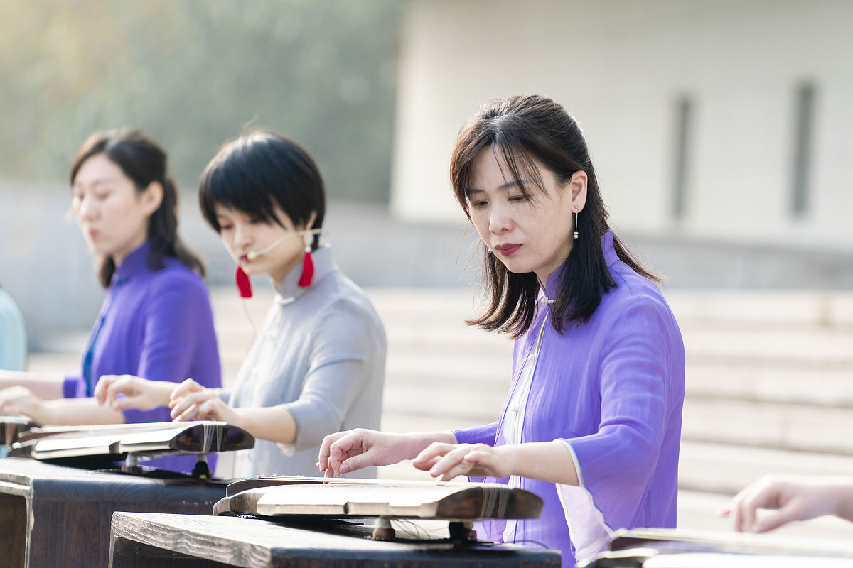 黎晓丹：才华与努力成就职场女性典范