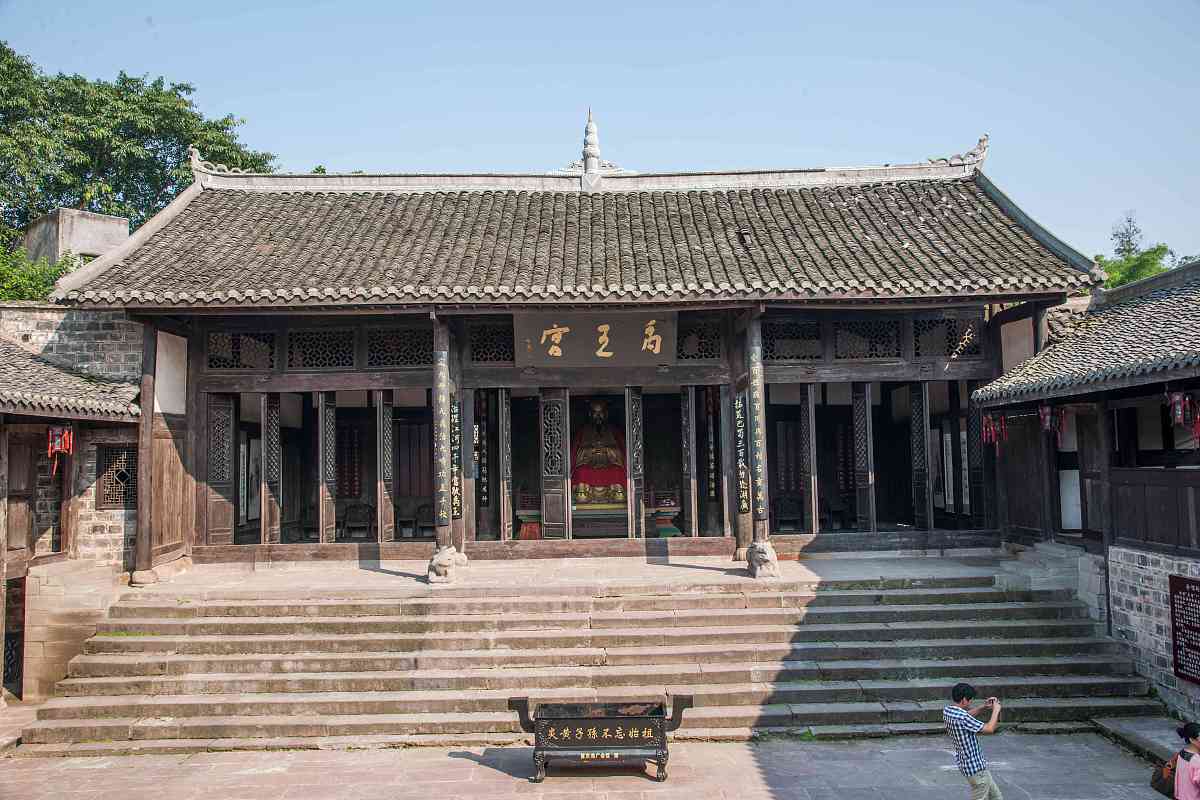 重庆市荣昌县路孔古镇湖广会馆"禹王宫"与禹王塑像